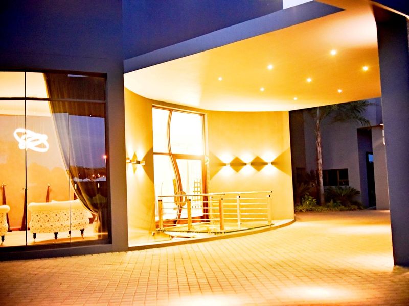 Exceptional house for sale in Wilkoppies! - Photo 8