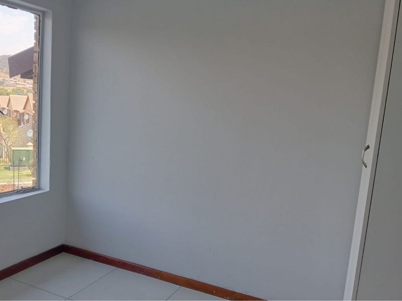 2-Bedroom Apartment For Sale IN Meredale - Photo 4