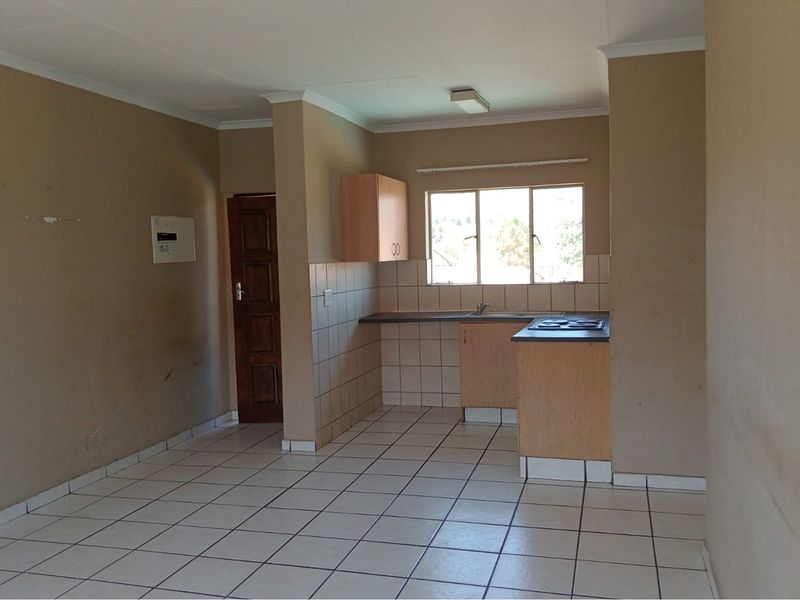 2-Bedroom Apartment For Sale IN Meredale - Photo 3