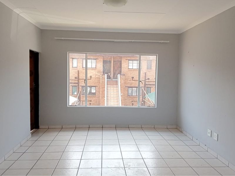 2-Bedroom Apartment For Sale IN Meredale - Photo 5