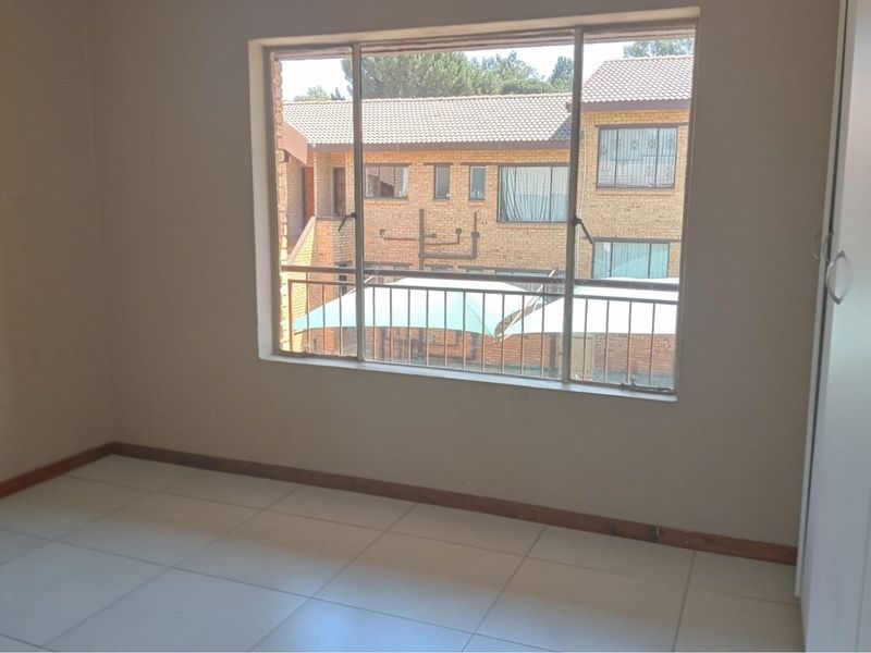 2-Bedroom Apartment For Sale IN Meredale - Photo 6