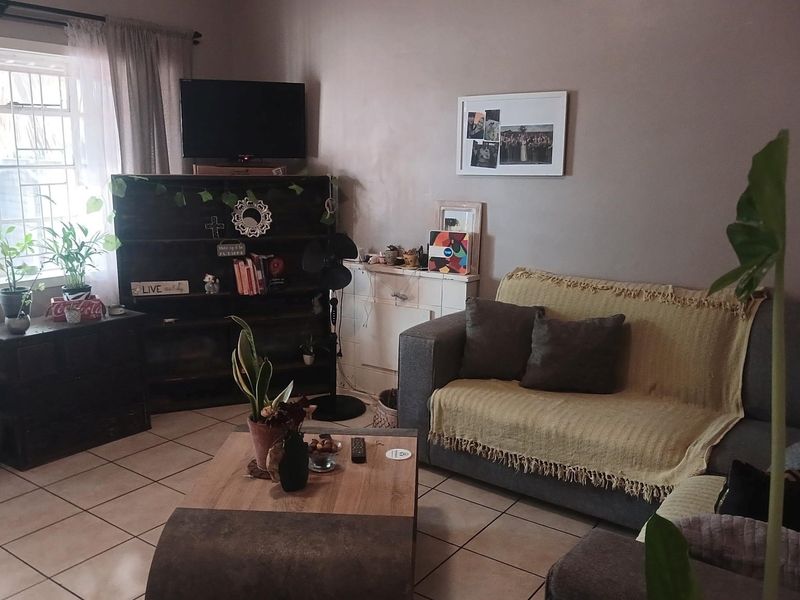 Ideal investment close to university - Photo 3