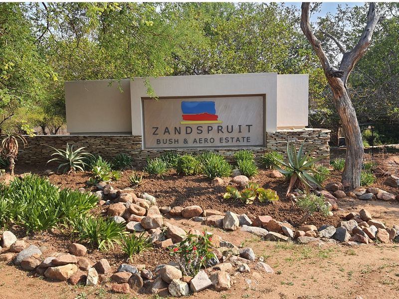 Luxurious  3 bedroom Home in sought after Zandspruit Bush and  Aero Estate bordering Hoedspruit Town - Photo 5