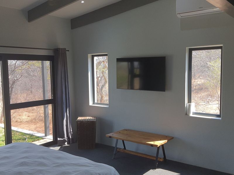 Luxurious  3 bedroom Home in sought after Zandspruit Bush and  Aero Estate bordering Hoedspruit Town - Photo 10