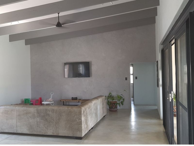 Luxurious  3 bedroom Home in sought after Zandspruit Bush and  Aero Estate bordering Hoedspruit Town - Photo 9