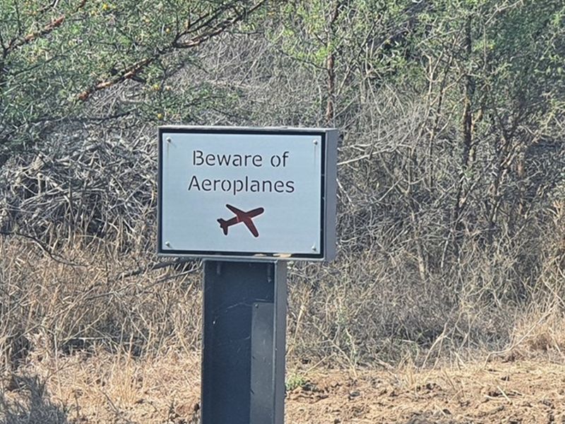 Luxurious  3 bedroom Home in sought after Zandspruit Bush and  Aero Estate bordering Hoedspruit Town - Photo 4