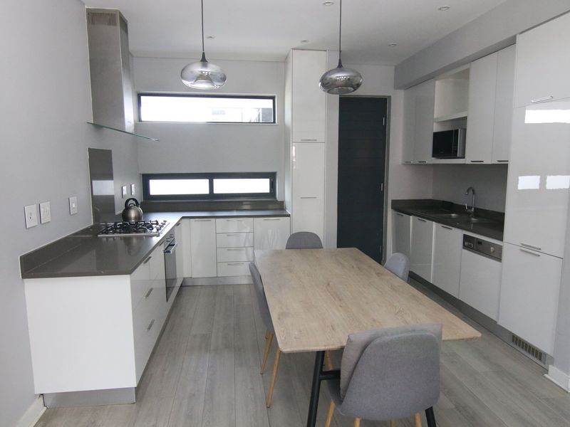 Modern Luxury Apartment | Premium Finishes and World-Class Estate Living - Photo 1