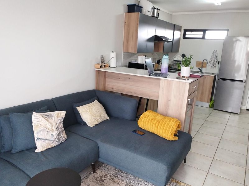 A very nice and neat two bedroom house in Zwartkopies ext 47 - Pretoria East - Photo 5