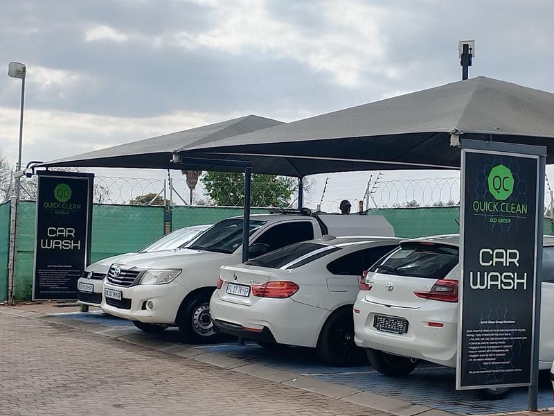 A very nice and neat two bedroom house in Zwartkopies ext 47 - Pretoria East - Photo 8