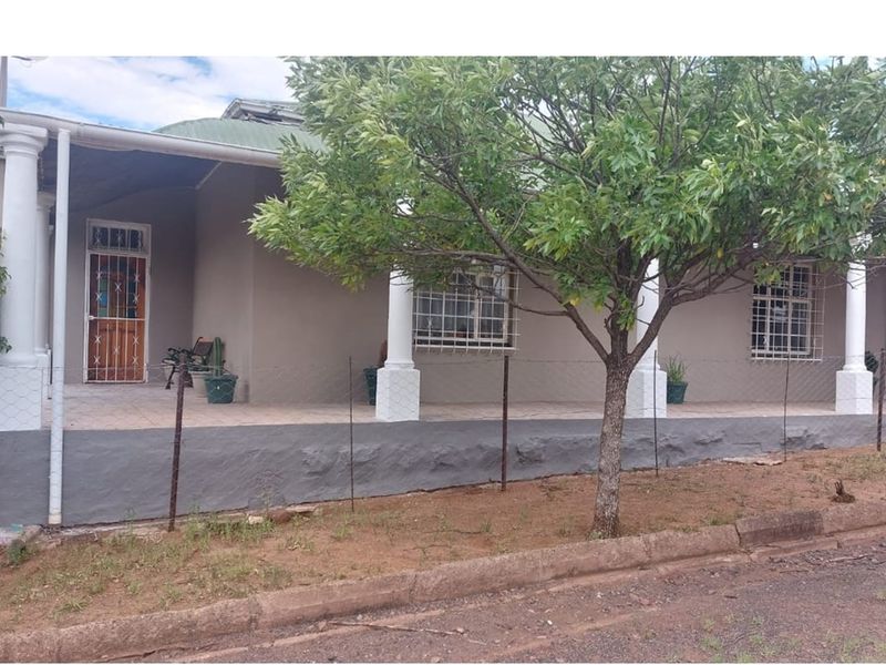 3 Bedroom Family Home for sale in Steynsburg Eastern Cape - Photo 10