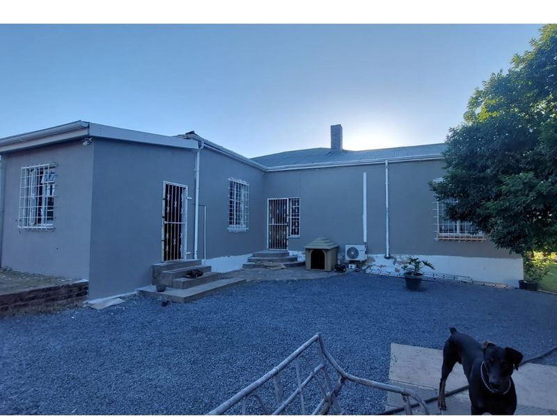 3 Bedroom Family Home for sale in Steynsburg Eastern Cape - Photo 8
