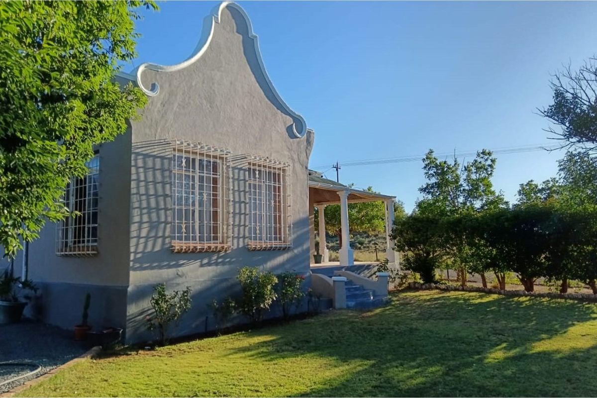 3 Bedroom Family Home for sale in Steynsburg Eastern Cape - Photo 3