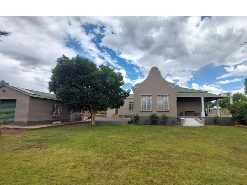 3 Bedroom Family Home for sale in Steynsburg Eastern Cape - Photo 5
