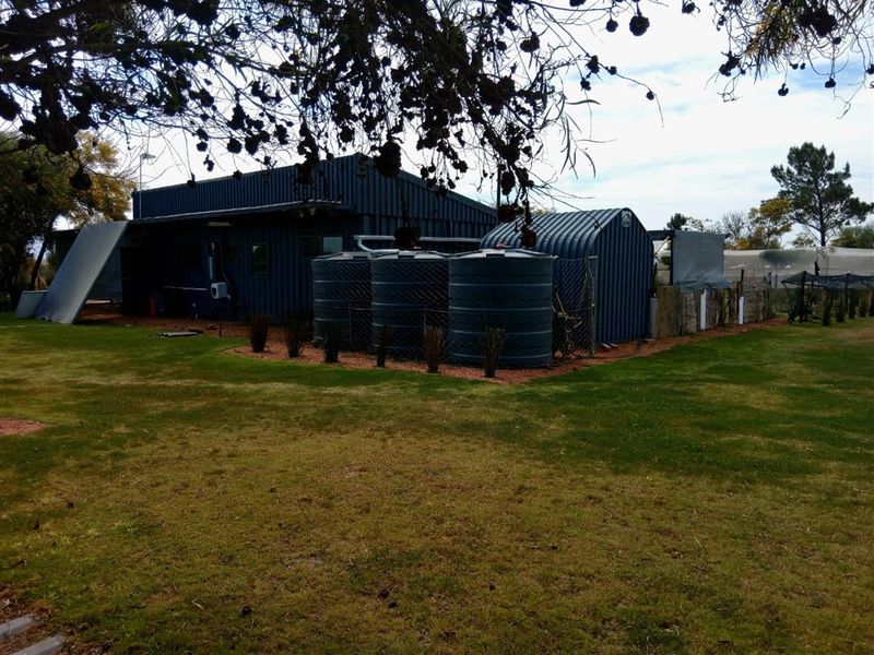 Embrace Off-Grid Living in Style and Comfort - 5,691m2 Smallholding in Albertinia - Photo 8
