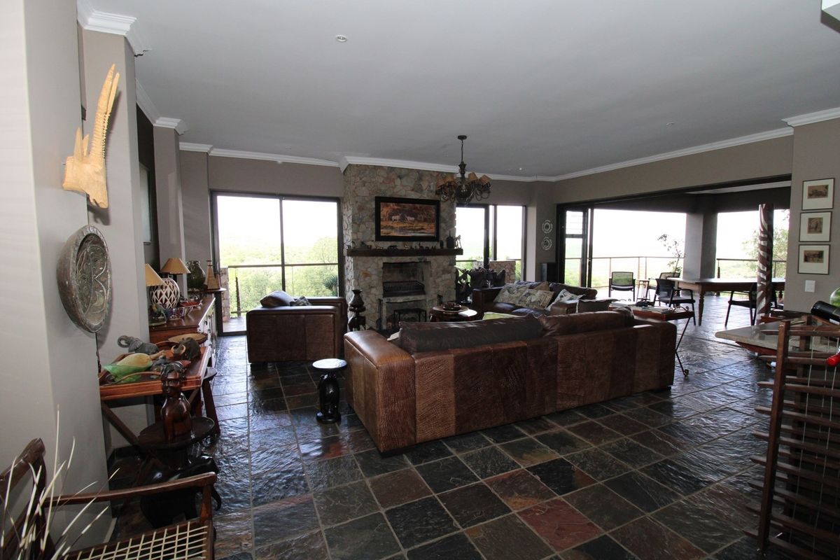 4 Bedroom - Bushveld Safari Retreat in Thaba Moriri Nature Reserve - Spectacular mountain views - Photo 5