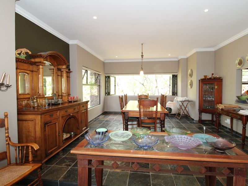 4 Bedroom - Bushveld Safari Retreat in Thaba Moriri Nature Reserve - Spectacular mountain views - Photo 6
