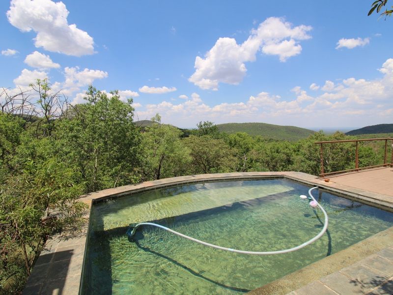 4 Bedroom - Bushveld Safari Retreat in Thaba Moriri Nature Reserve - Spectacular mountain views - Photo 2