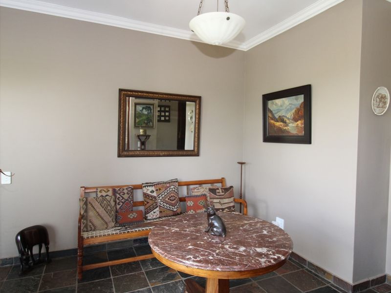 4 Bedroom - Bushveld Safari Retreat in Thaba Moriri Nature Reserve - Spectacular mountain views - Photo 3