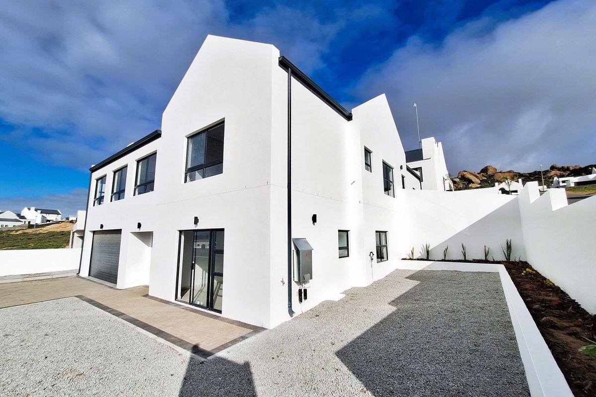 Dual-Level Coastal Home with Flatlet and Ocean Views in Da Gama Bay, St Helena Bay. - Photo 3