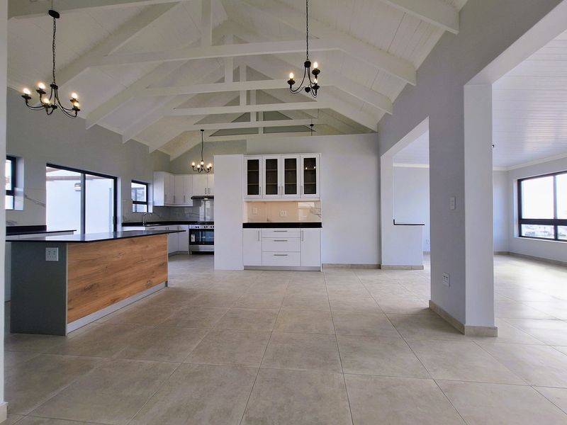 Dual-Level Coastal Home with Flatlet and Ocean Views in Da Gama Bay, St Helena Bay. - Photo 7