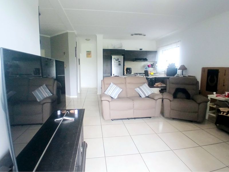 2 bedroom, 2 bathroom Lifestyle FOR SALE - Photo 9