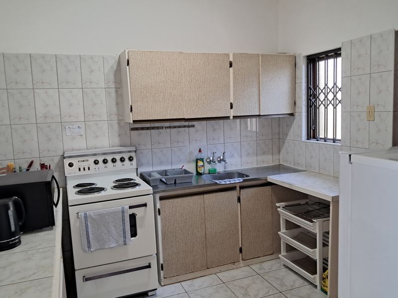 RAMSGATE POSITION POSITION CLOSE TO RAMSGATE BEACH  WITH PRIVATE GARDEN AND SEA VIEWS - Photo 7