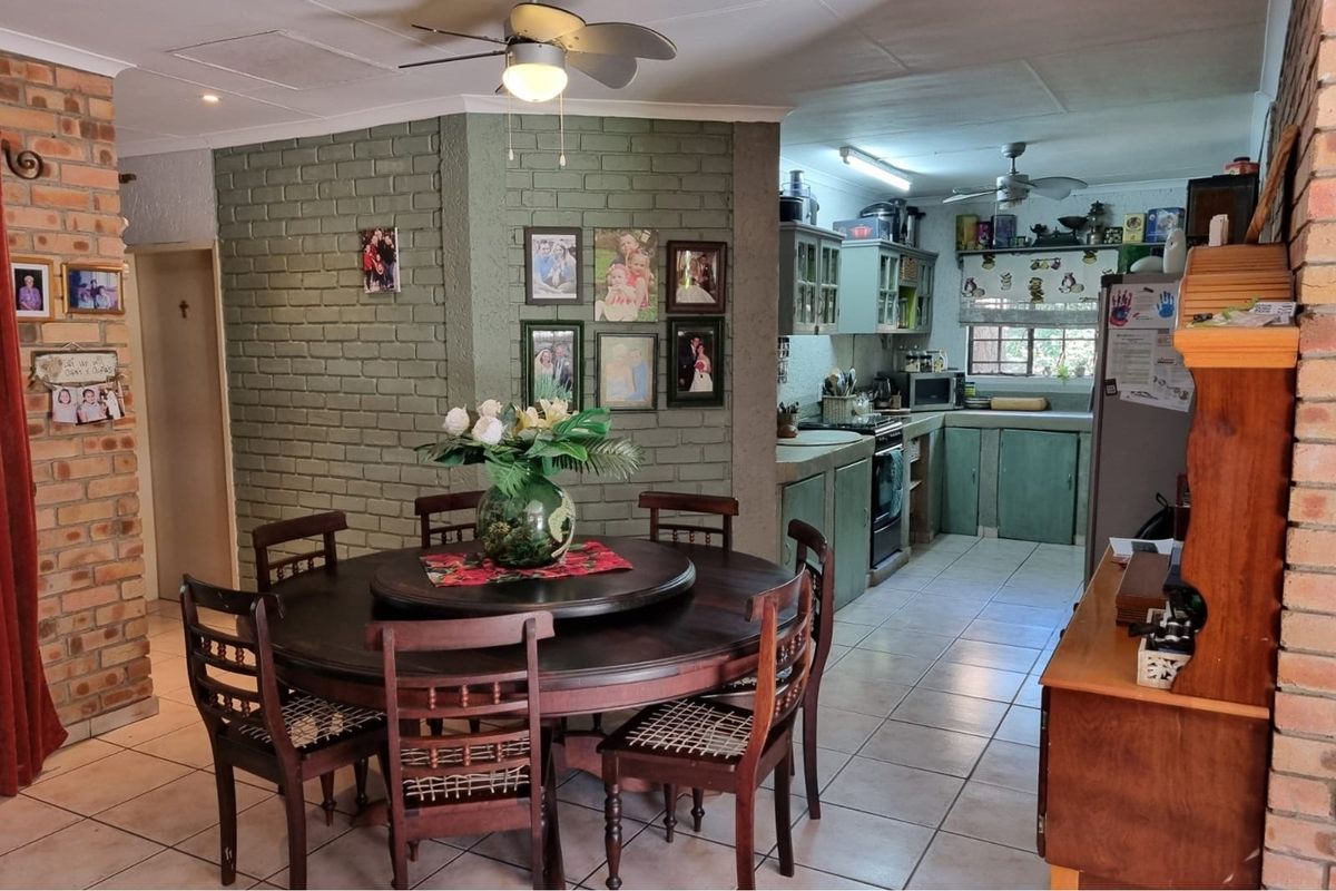 A Rare Gem in Hectorspruit - Where Style, Space and Serenity Meet - Photo 4