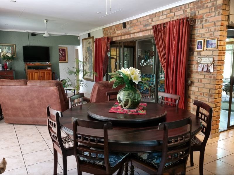 A Rare Gem in Hectorspruit - Where Style, Space and Serenity Meet - Photo 9