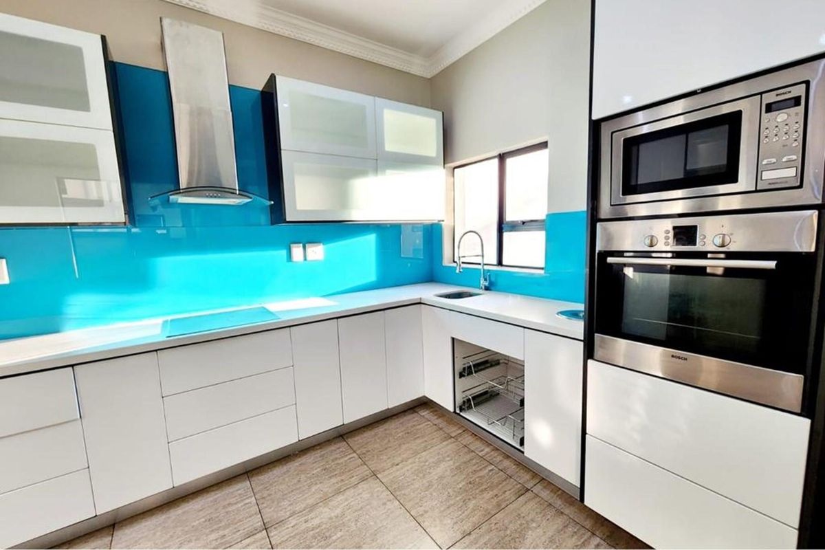 Eco-friendly nature estate which also boasts the ultimate in Luxury! - Photo 3