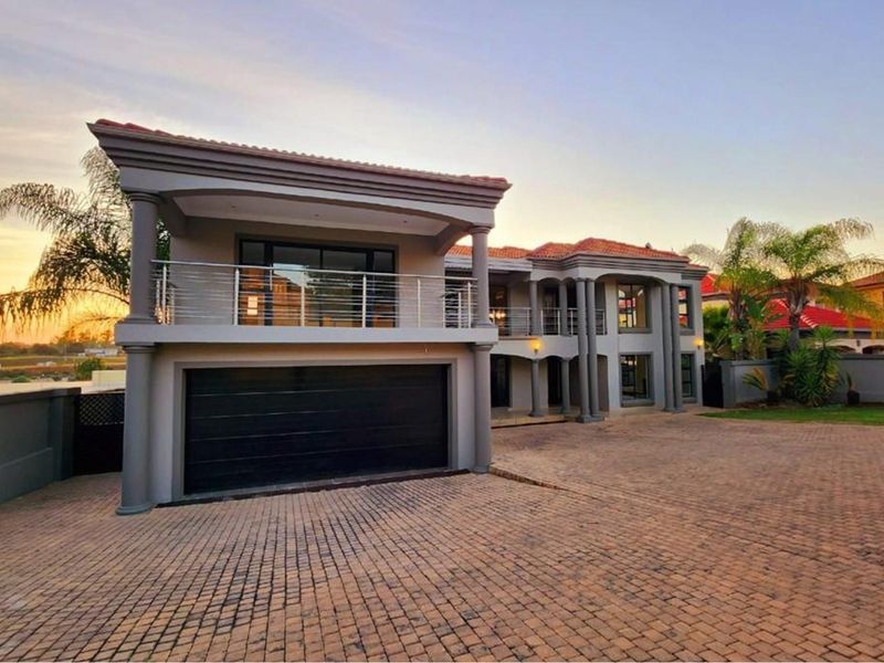 Eco-friendly nature estate which also boasts the ultimate in Luxury! - Photo 2