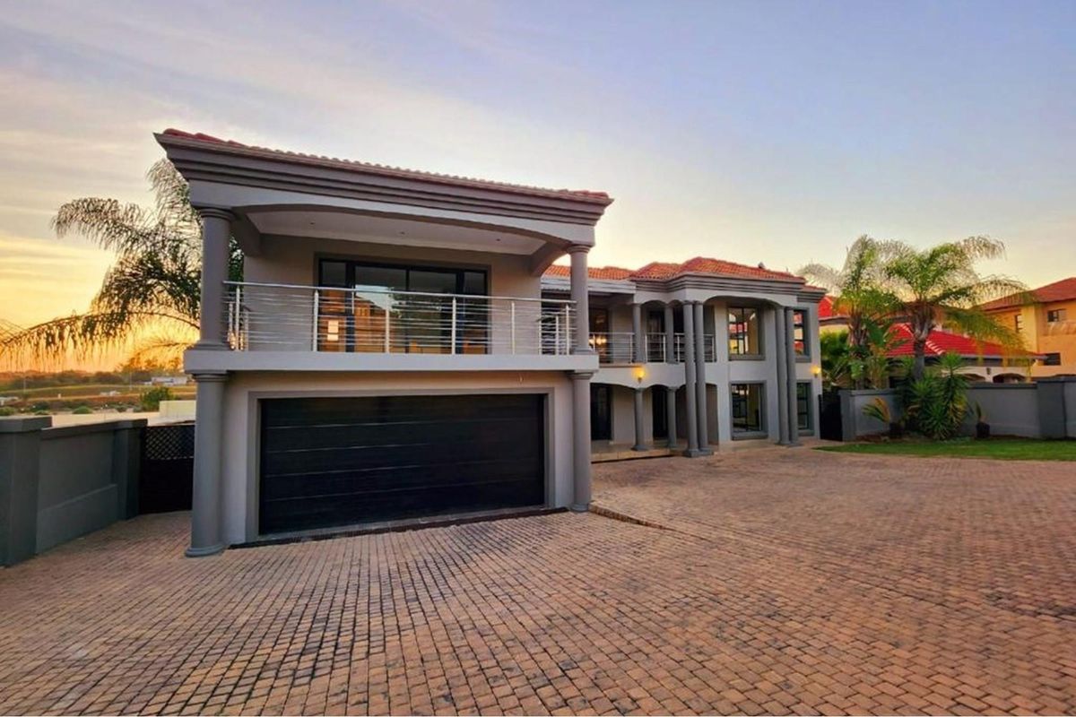 Eco-friendly nature estate which also boasts the ultimate in Luxury! - Photo 2