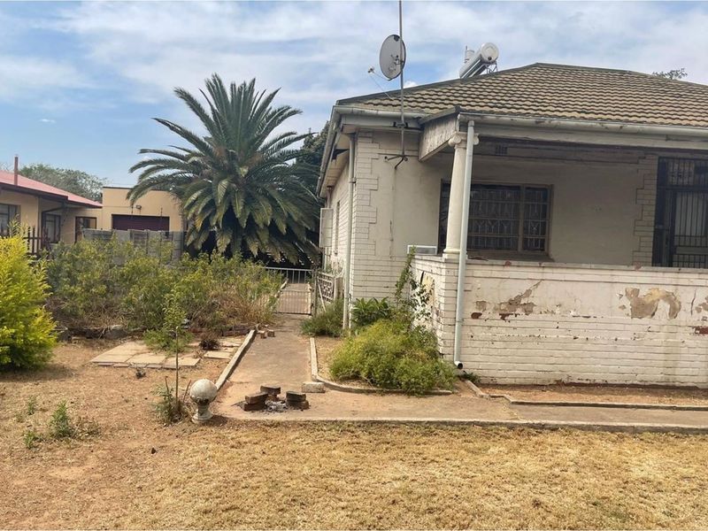 Potential Property for Investment in Witbank Central - Photo 5