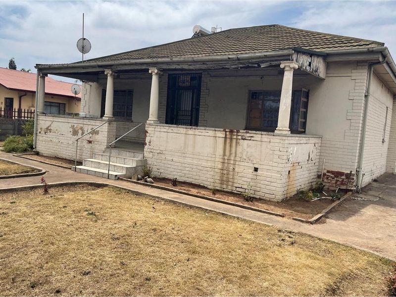 Potential Property for Investment in Witbank Central - Photo 1