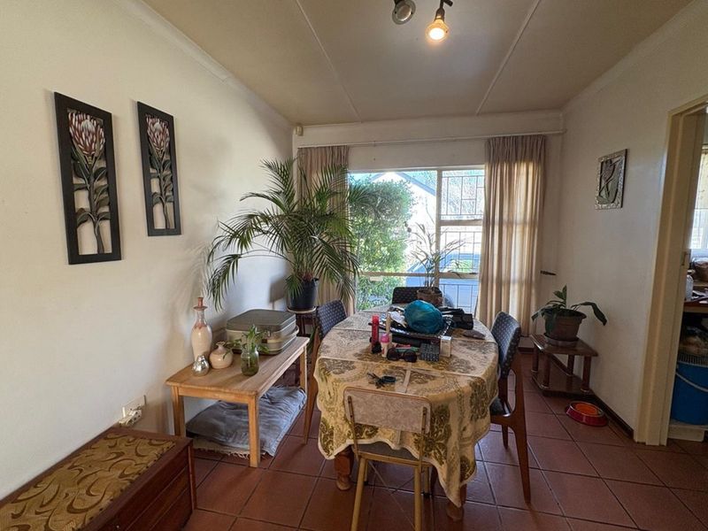 Versatile Property in Prime Hutten Heights Location - Ideal for Office Conversion - Photo 7