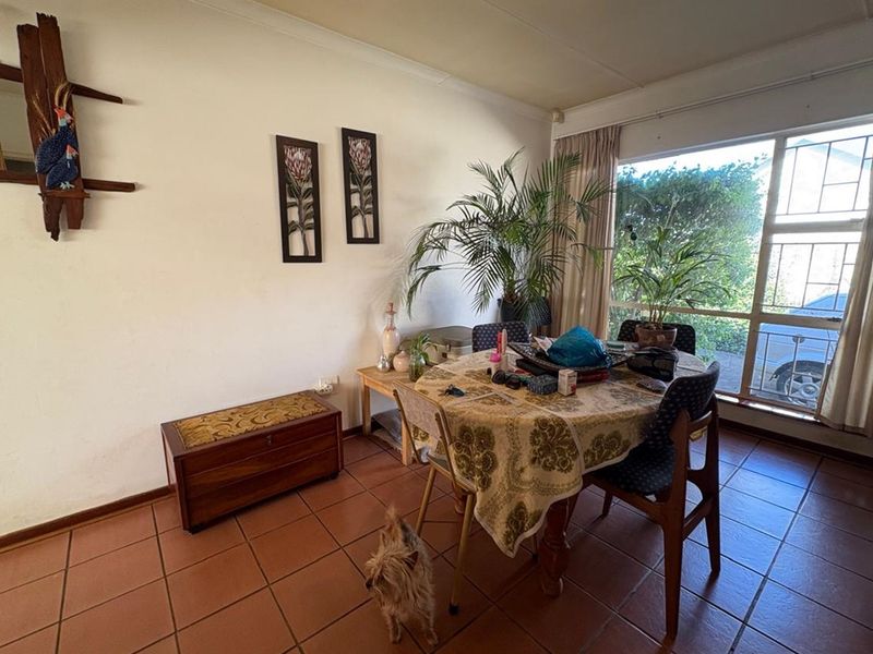 Versatile Property in Prime Hutten Heights Location - Ideal for Office Conversion - Photo 6