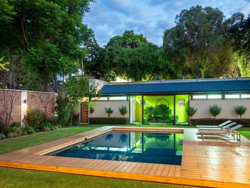 Architectural Grandeur: A Rare Waterkloof Legacy - Photo 7