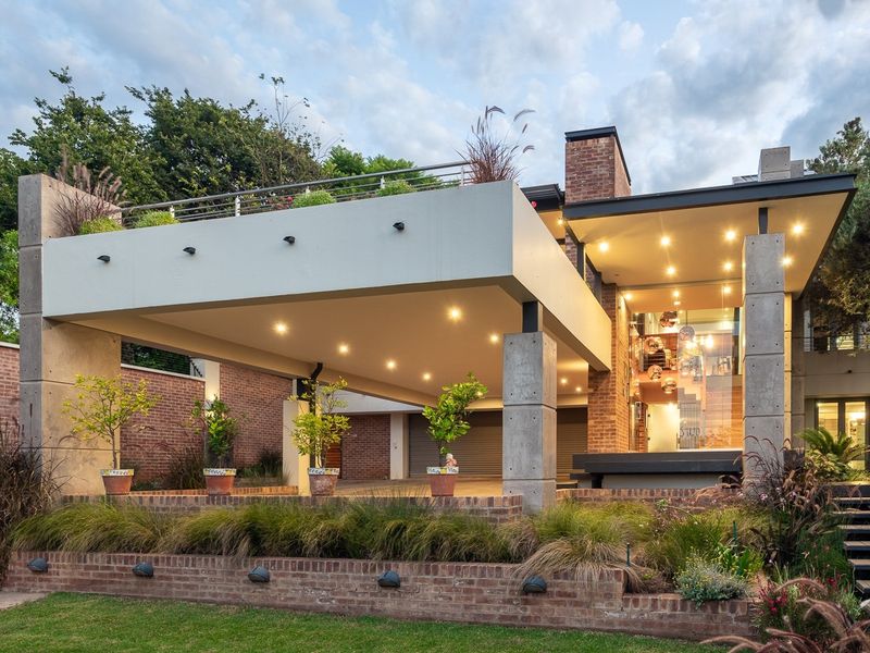 Architectural Grandeur: A Rare Waterkloof Legacy - Photo 3