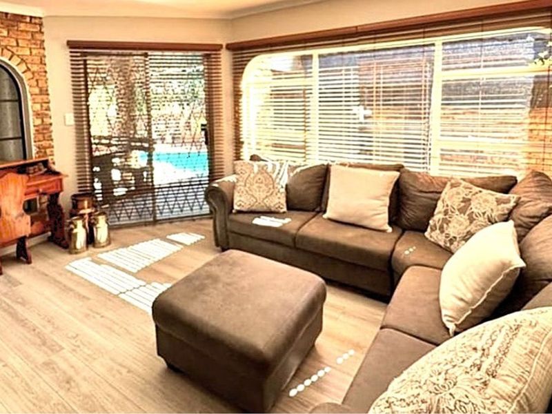 Elegant Family Retreat with Modern Comfort and Scenic Tranquility - Photo 9