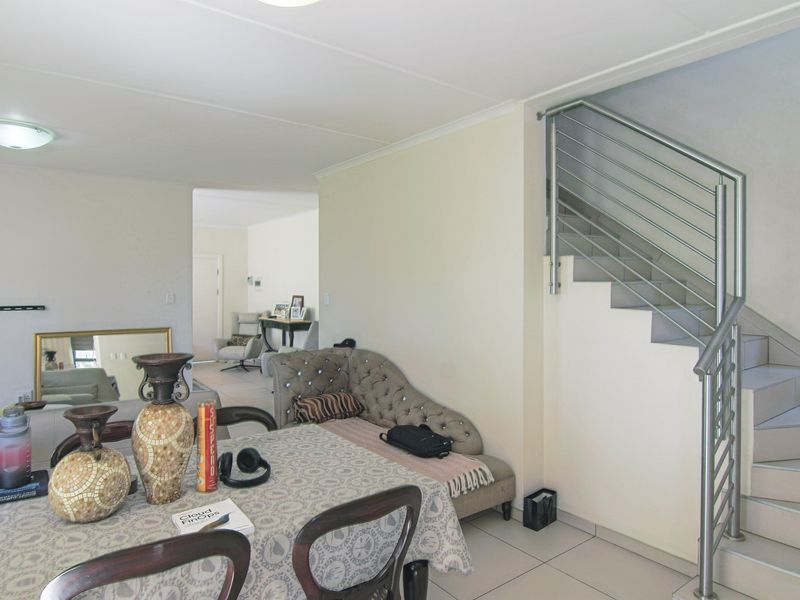 Modern Contemporary Cluster in Secure Estate - Photo 6