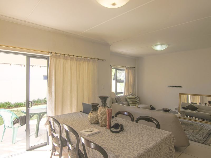 Modern Contemporary Cluster in Secure Estate - Photo 5