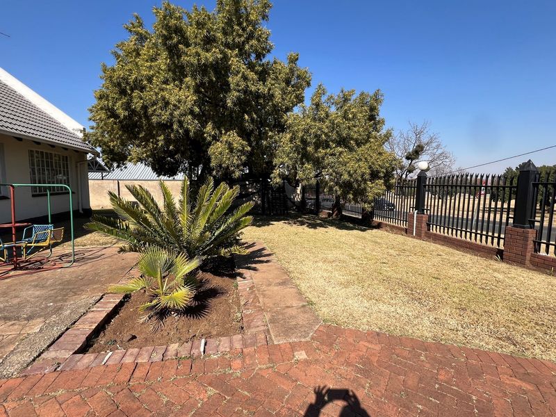 Spacious Family Home with Established Business and Development Potential - Photo 7