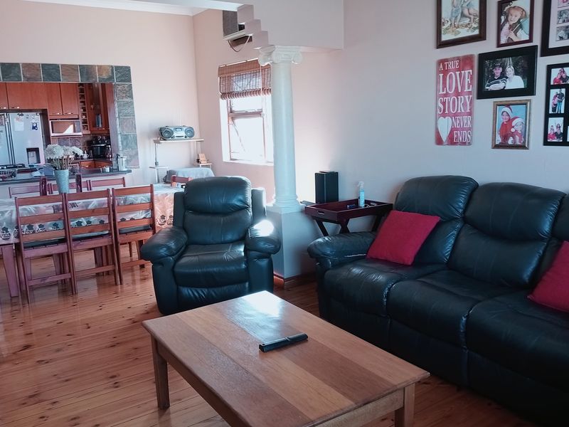 EXCEPTIONAL 3 BEDROOM HOME WITH FLATLET IN MOSEL - Photo 4