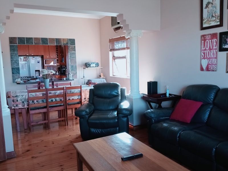 EXCEPTIONAL 3 BEDROOM HOME WITH FLATLET IN MOSEL - Photo 3