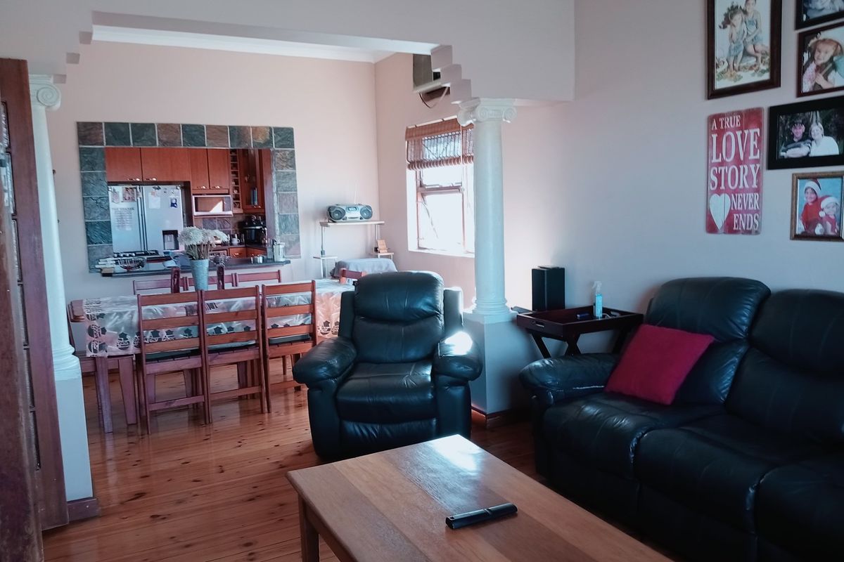 EXCEPTIONAL 3 BEDROOM HOME WITH FLATLET IN MOSEL - Photo 3