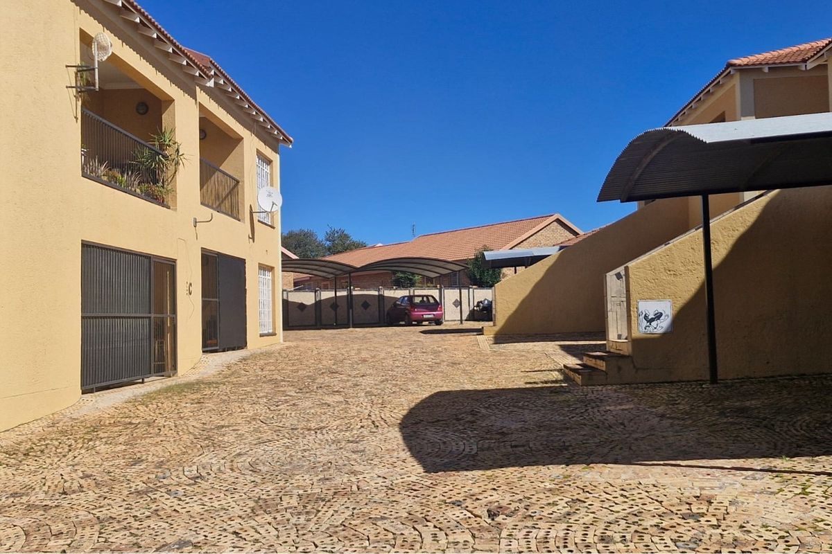 "Prime Doringkruin Apartment Block Investment" - Photo 3