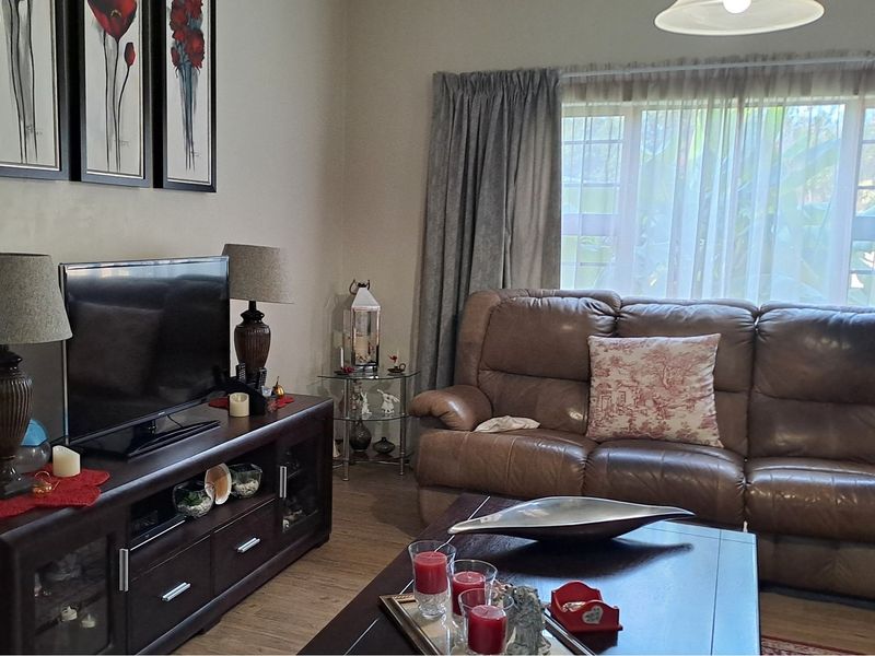 Charming, Restored Family Home with Self-Contained Guest Cottage - Photo 7