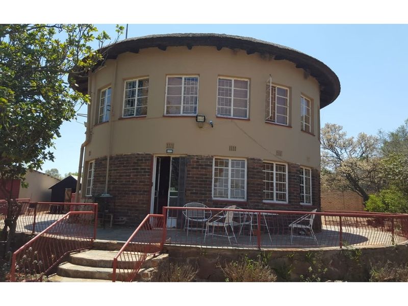 5 Bedroom House Plus Rondavel on lovely 23 Ha Farm - Photo 3