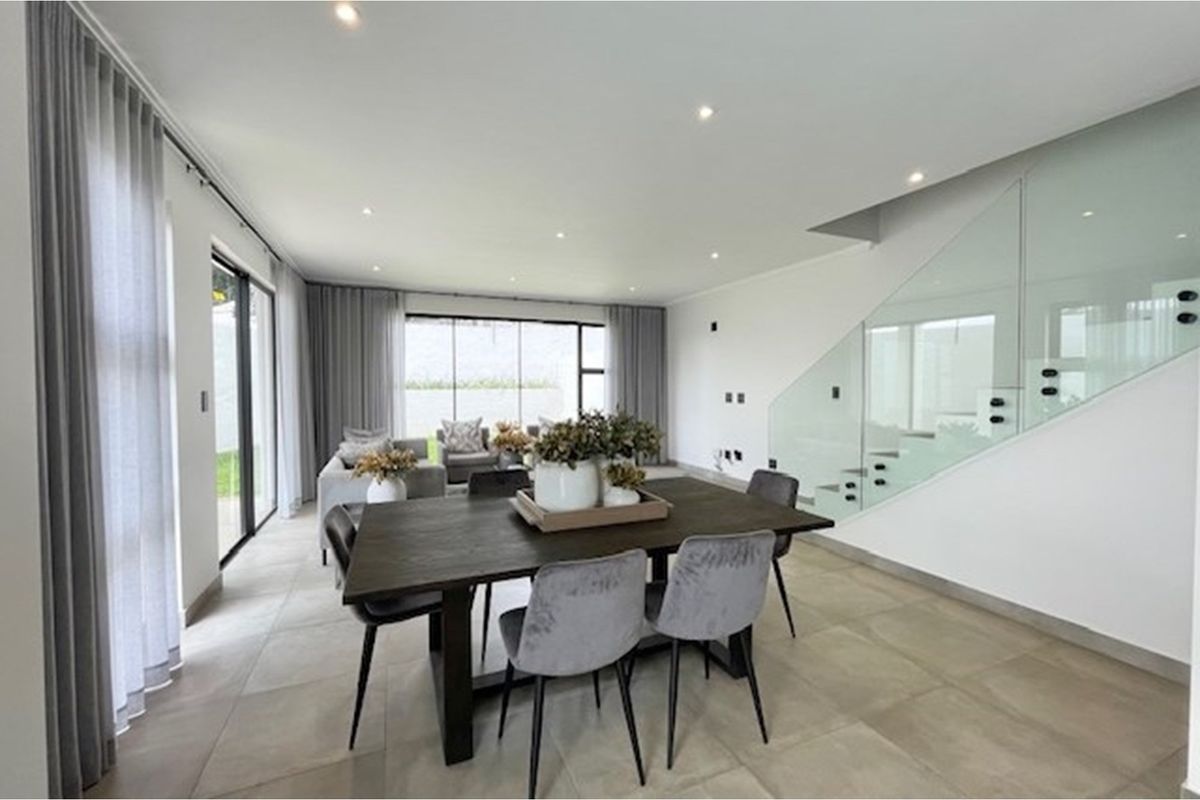 Modern, brand new 3 bed all en-suite duplex - Photo 3