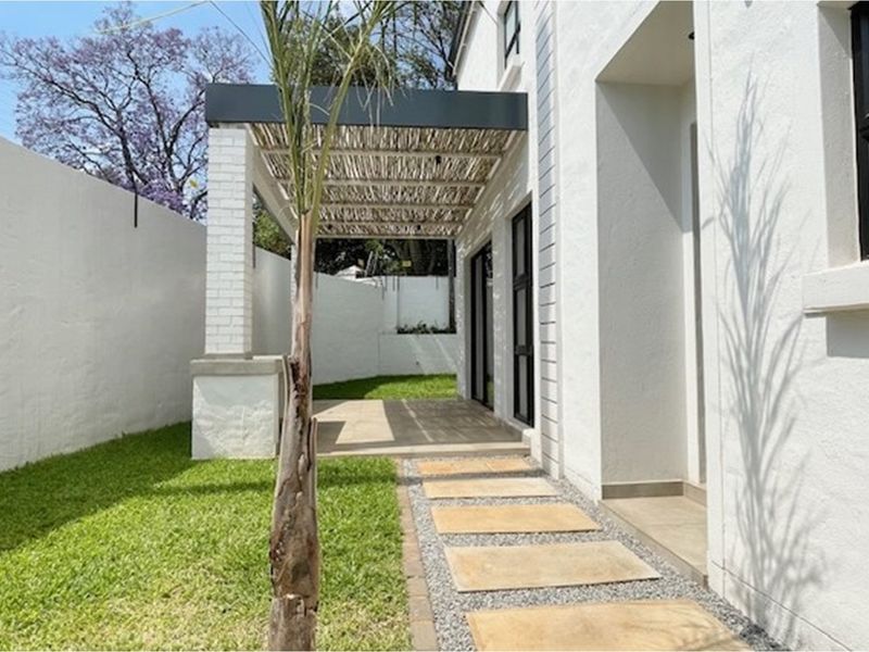 Modern, brand new 3 bed all en-suite duplex - Photo 4