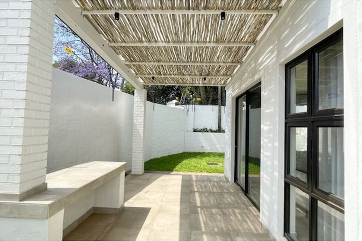 Modern, brand new 3 bed all en-suite duplex - Photo 5